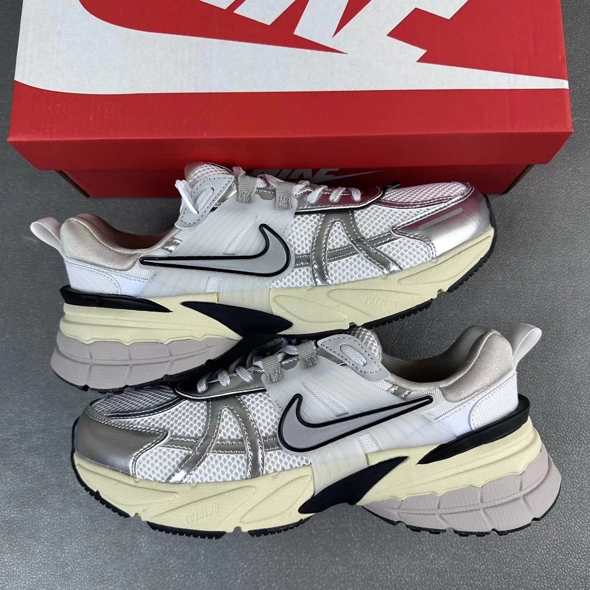 Nike V2K RUN